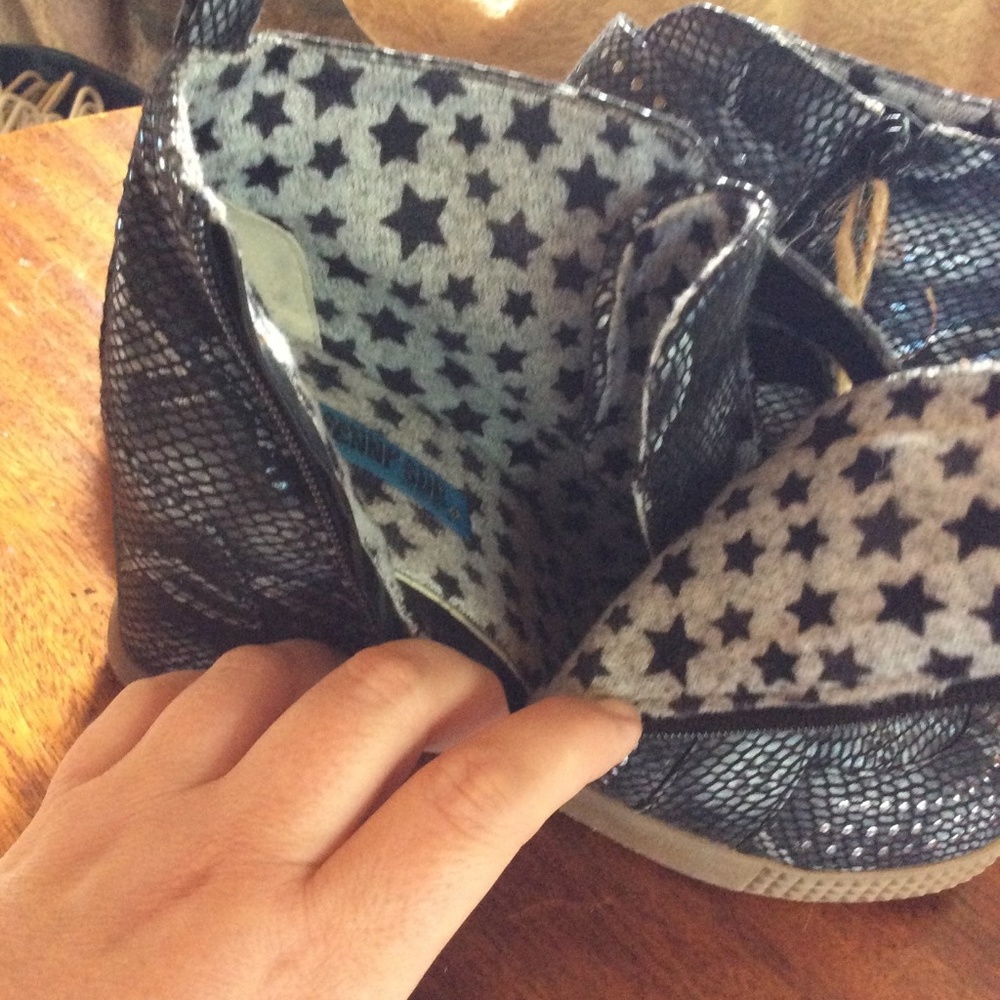 Women’s Penny Sue Zip Up Booties Straps & Studded - Picture 7 of 7